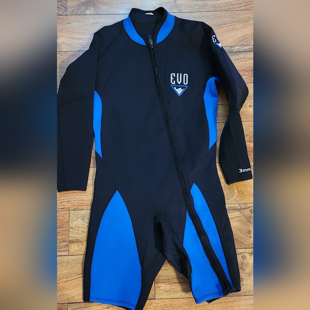 EVO Black and Blue Wetsuit , Size M